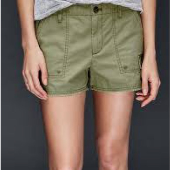 Gap raw hem cargo short size 10 - Picture 1 of 5